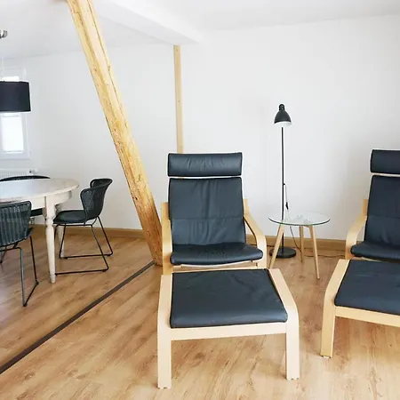 Ferienwohnung “mittendrin” *