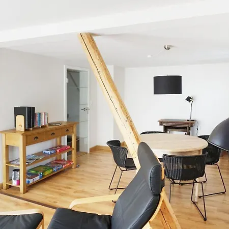 Ferienwohnung “mittendrin” *